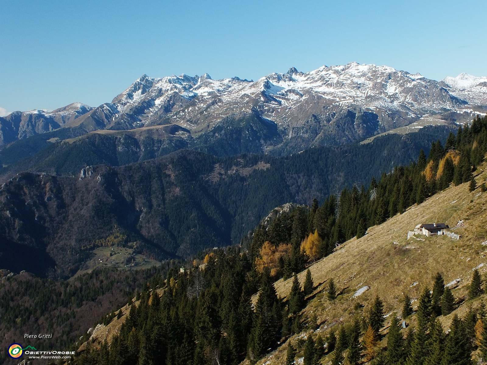 25 vista indietro verso la Baita Monte Secco  ed oltre....JPG